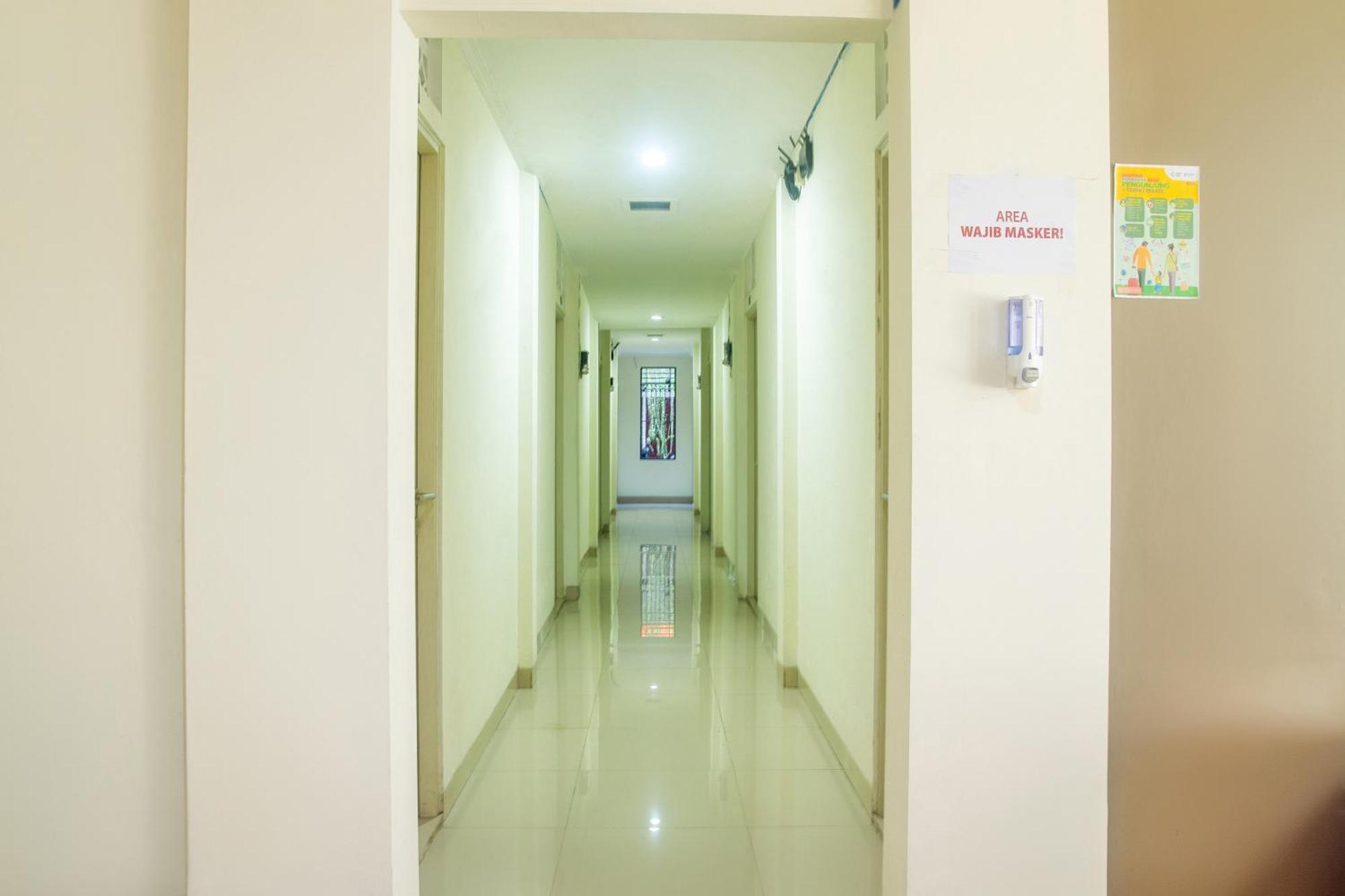 Hotel Urbanview Minongga Labu By Reddoorz Jakarta