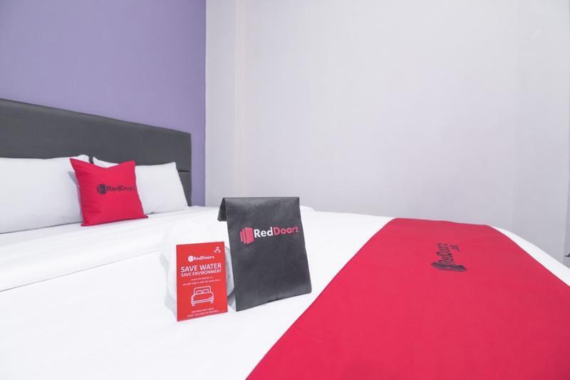 Hotel Reddoorz Near Itc Mangga Dua Jakarta
