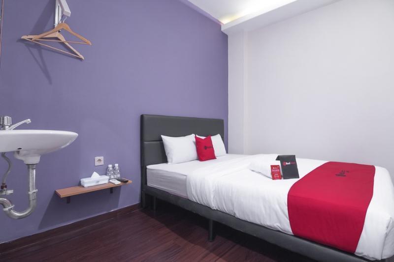 Reddoorz Near Itc Mangga Dua 2*