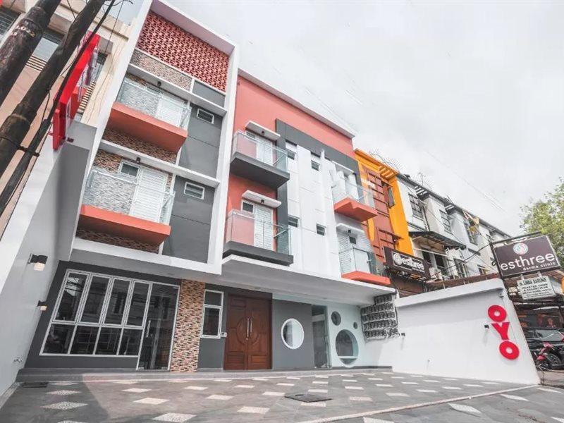 Hotel Super Oyo 1487 Khoe Jakarta