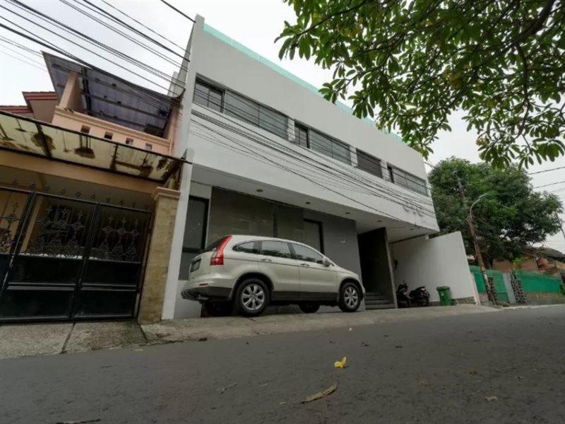 Oyo 1953 Stasiun Tebet Syariah Hotel