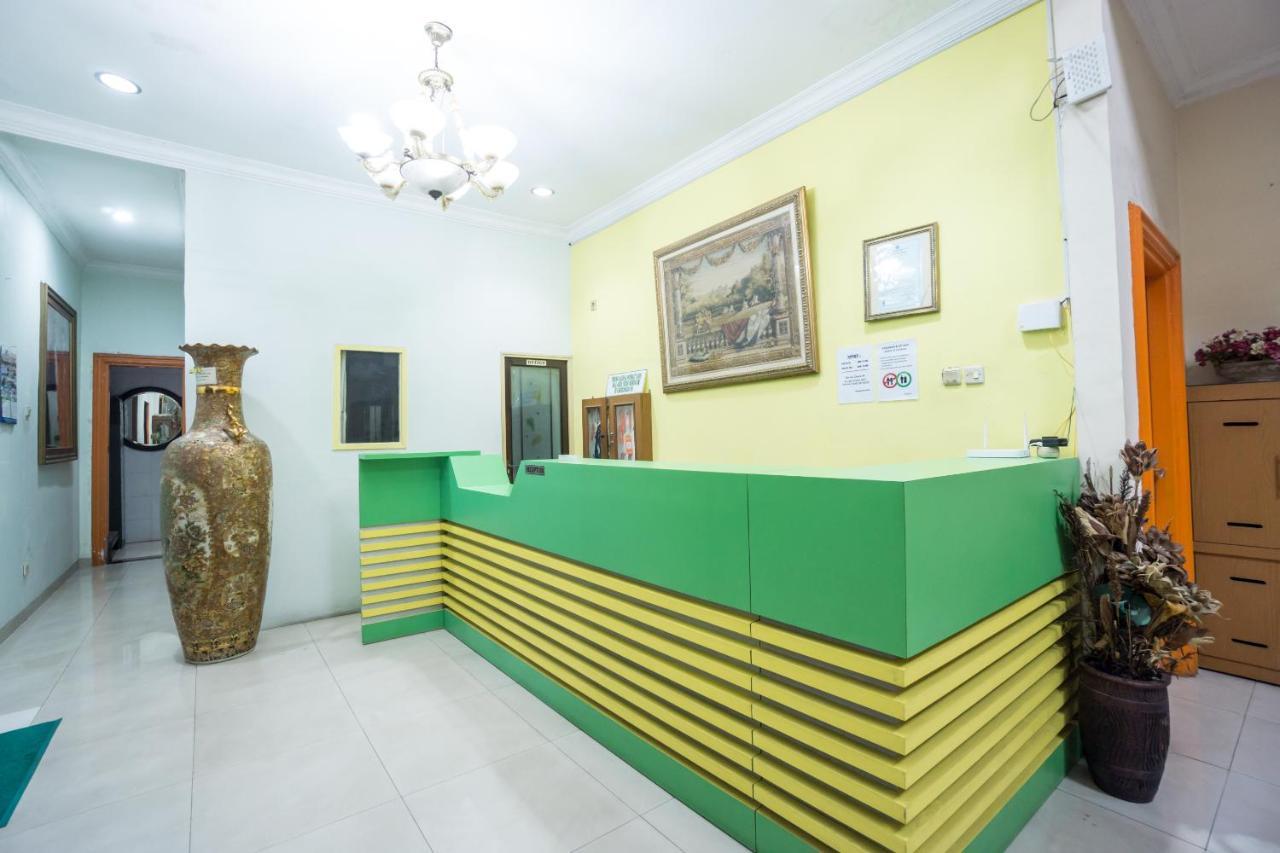 Oyo 1798 37 Syariah 2* Jakarta
