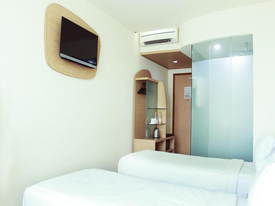 Business Hotel 3*