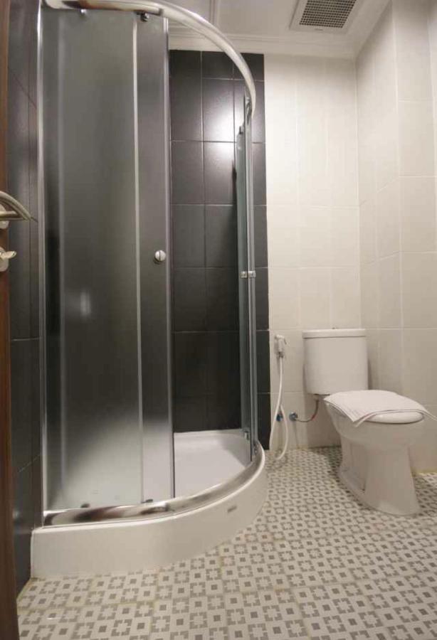 Herberg Flamboyan Cipete 2*