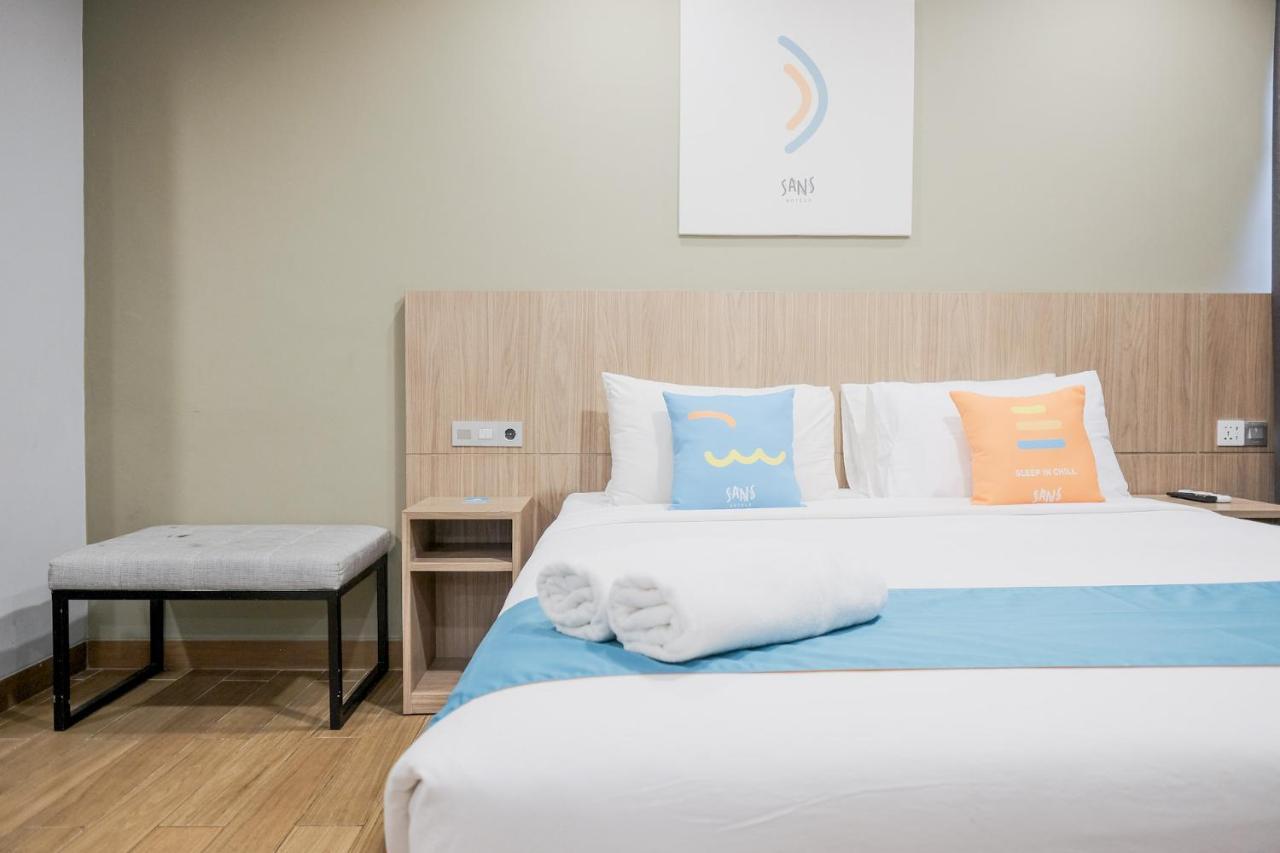 Sans Puri Indah Hotel 3*