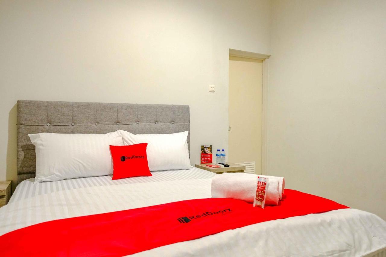 Hotel Reddoorz Near Pasar Baru 3 2*