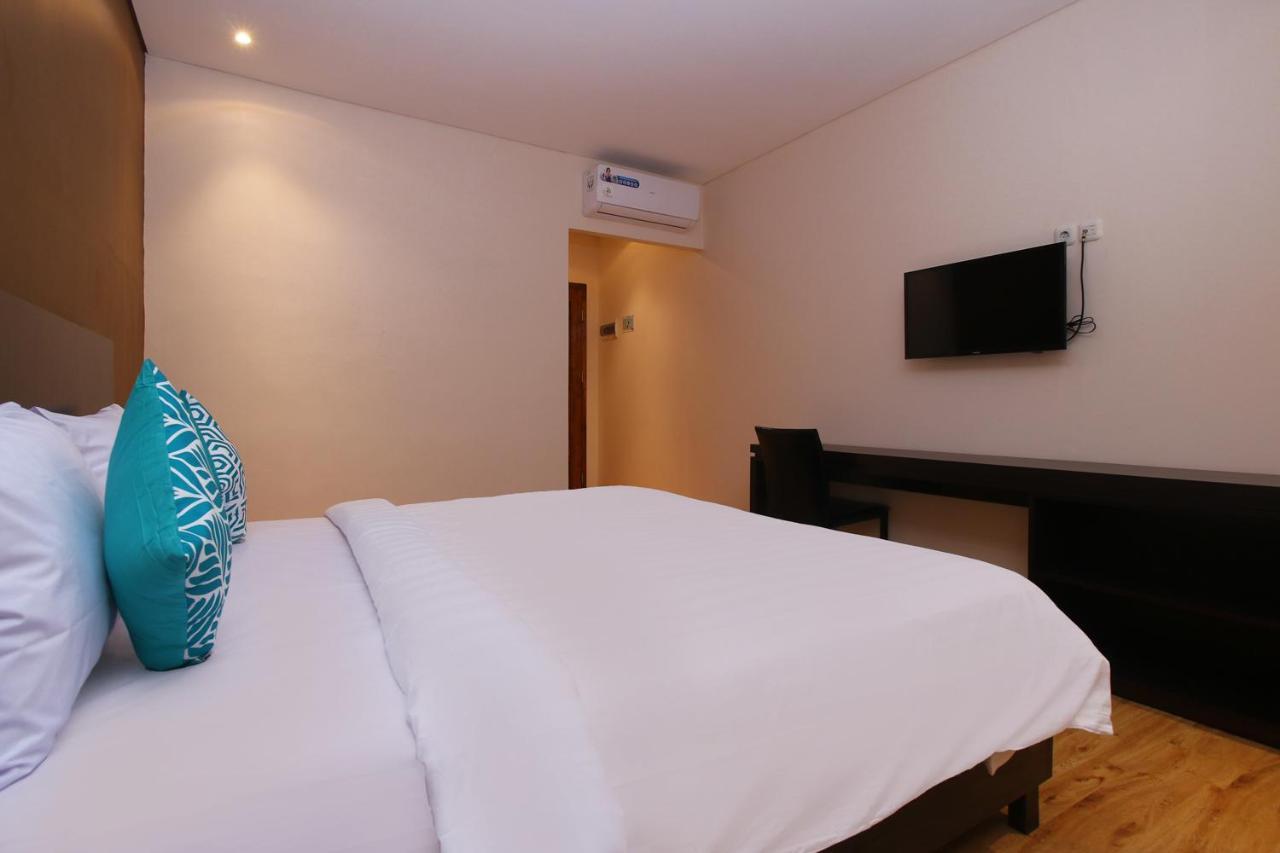 Altona Hotel 2*