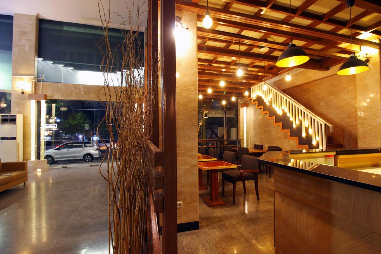 Altona Hotel 2*
