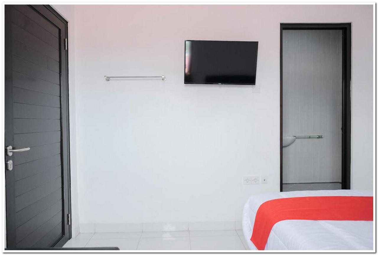 Reddoorz Near Kota Tua 2 Hotel 2*