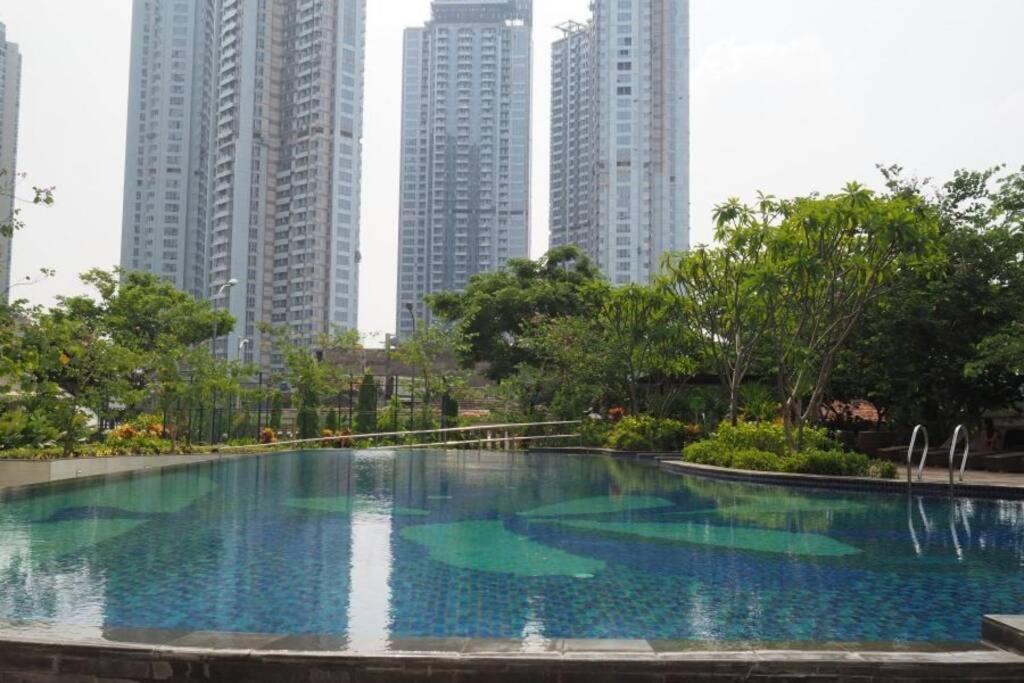 1 Bedroom Near Park Mall