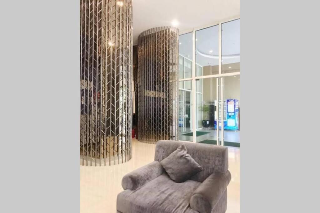 1 Bedroom Near Park Mall Apartment