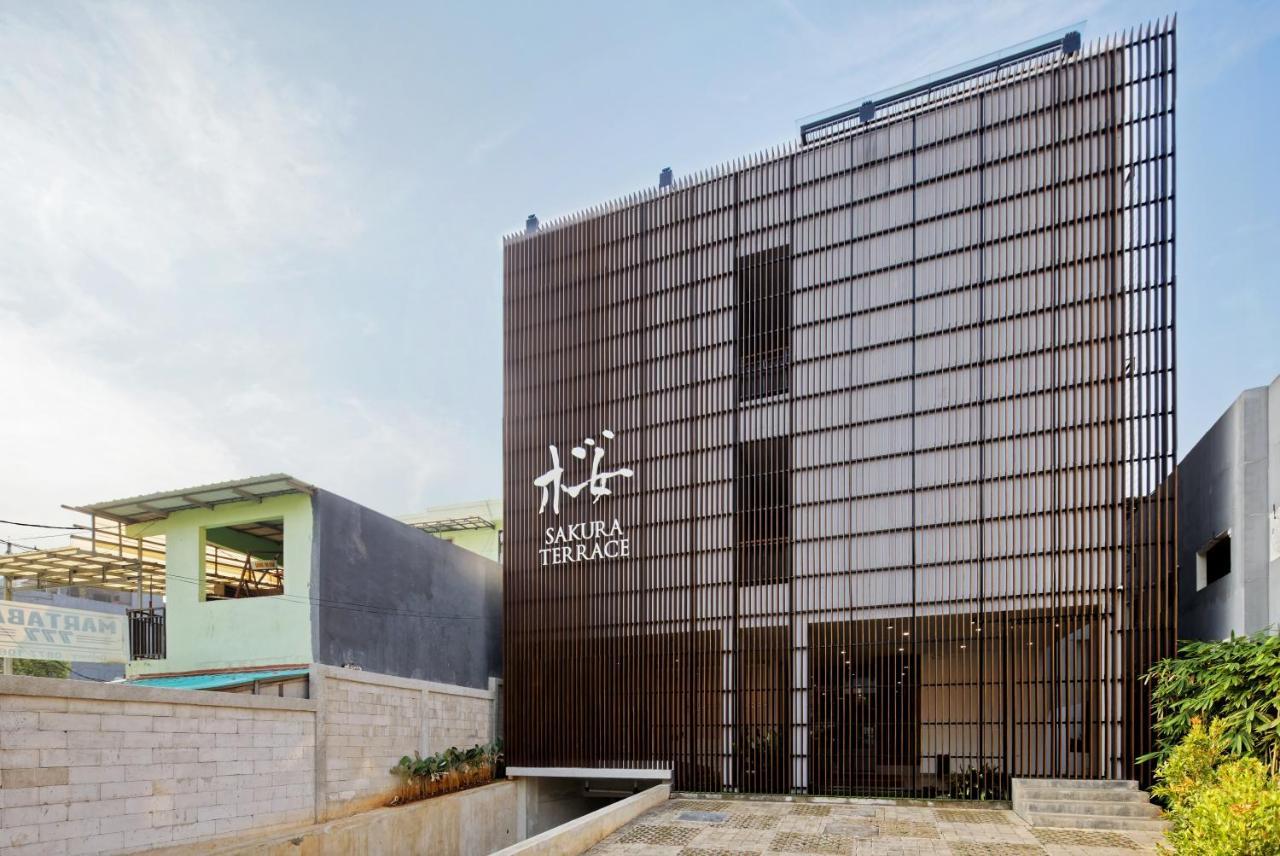 Sakura Terrace Hotel 2*