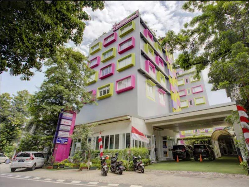 Hotel O Gambir Near Juanda Station Formerly Bunga Dahlia Jakarta