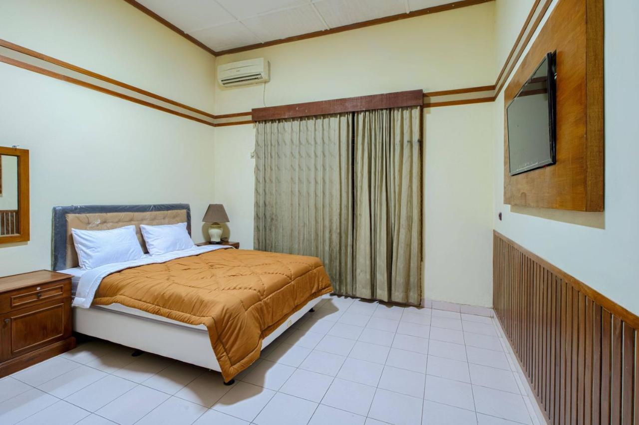 Tobana Pejaten House Guest house 2*