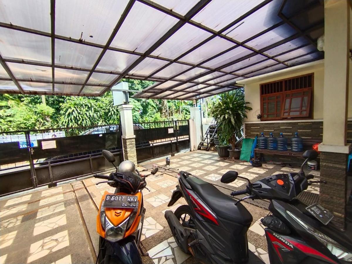 Nusalink Near Kebayoran Guest house Jakarta