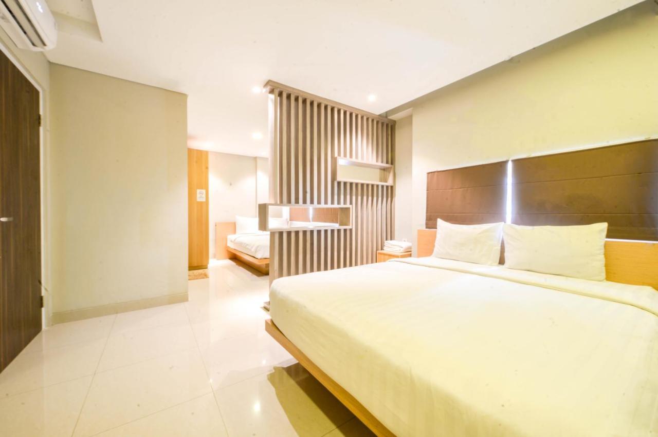Apple * Jakarta