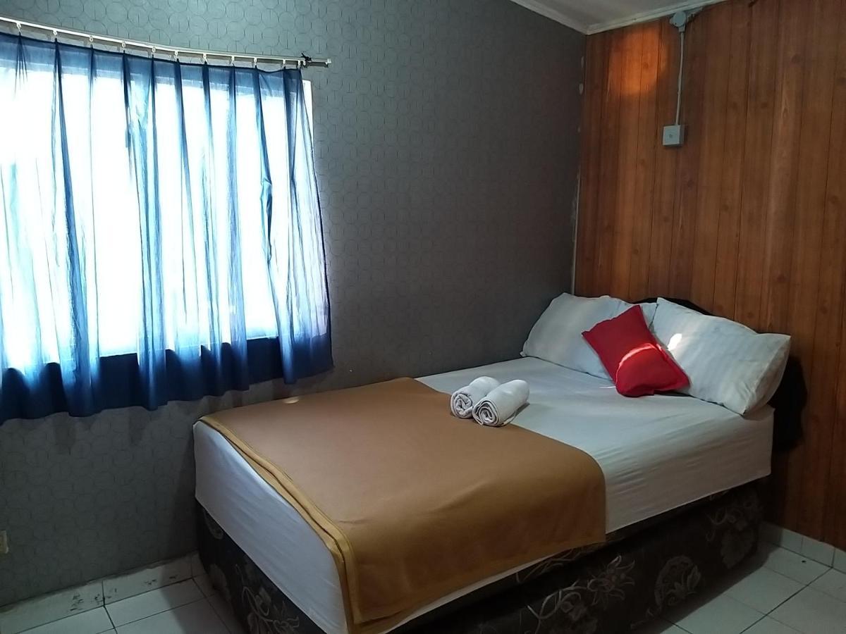 Hotel Oyo 2746 Venice Near Duta Indah Hospital