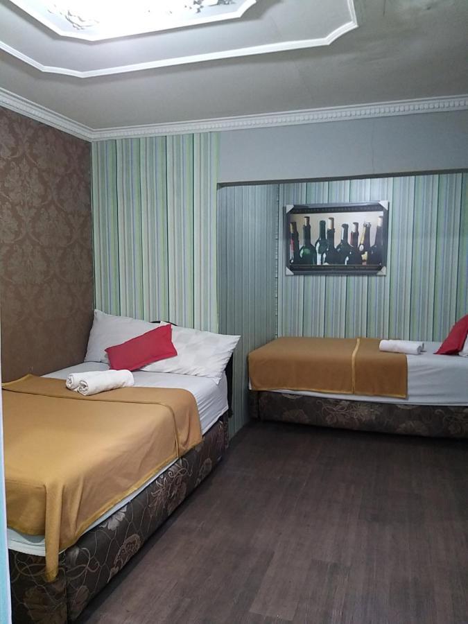 Oyo 2746 Venice Near Duta Indah Hospital Hotel