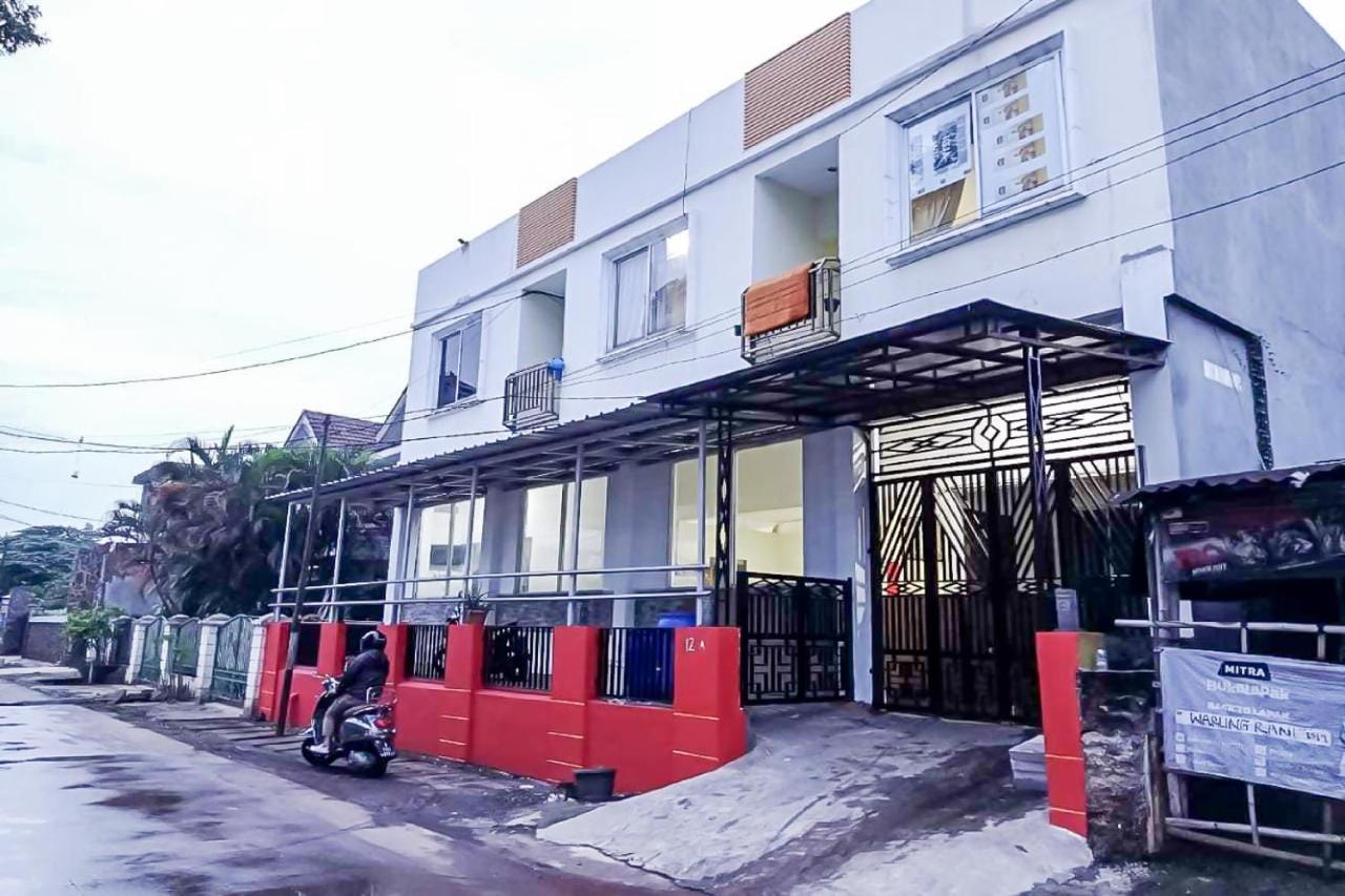 Agnes Near Blok M Mitra Reddoorz 2*