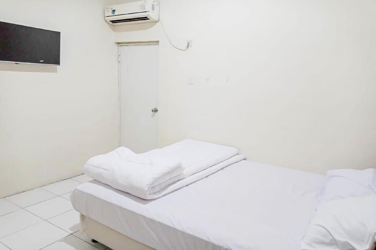 Hotel Agnes Near Blok M Mitra Reddoorz