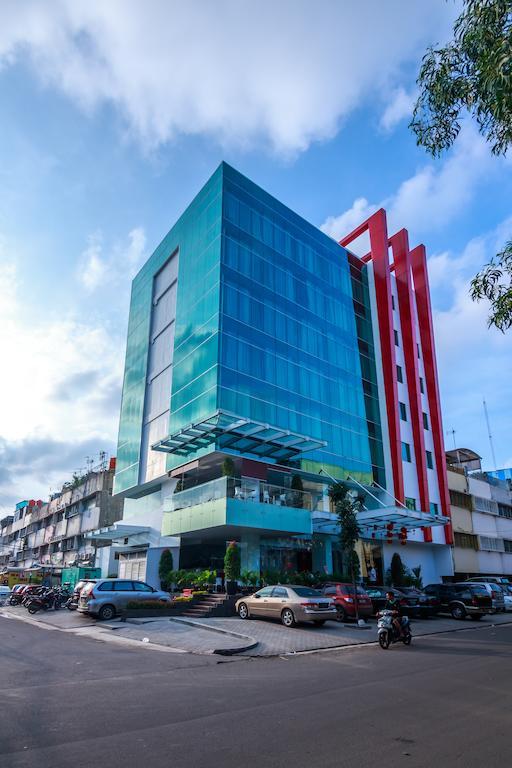 Redstar Hotel 3*