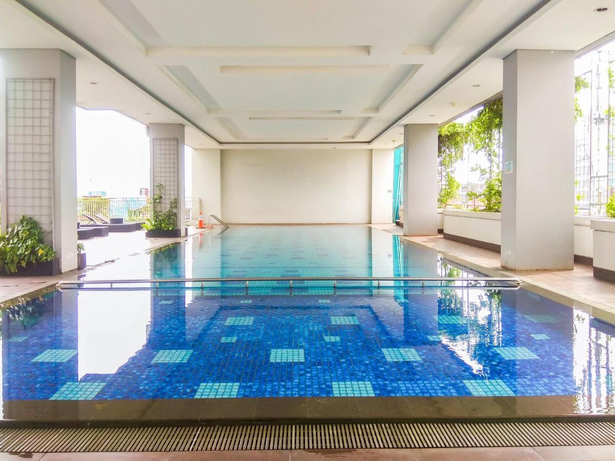 Elegant And Relaxing H By Travelio Jakarta
