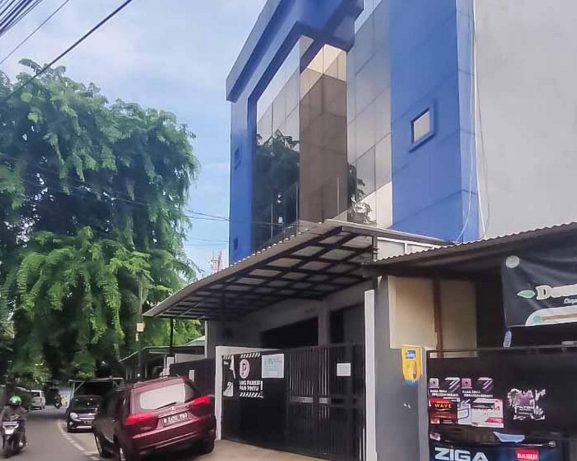Marson Kampung Bali Redpartner Hotel Jakarta