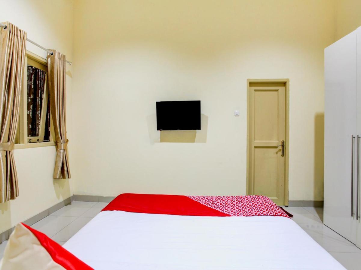 Oyo 90141 3a Syariah 2* Jakarta
