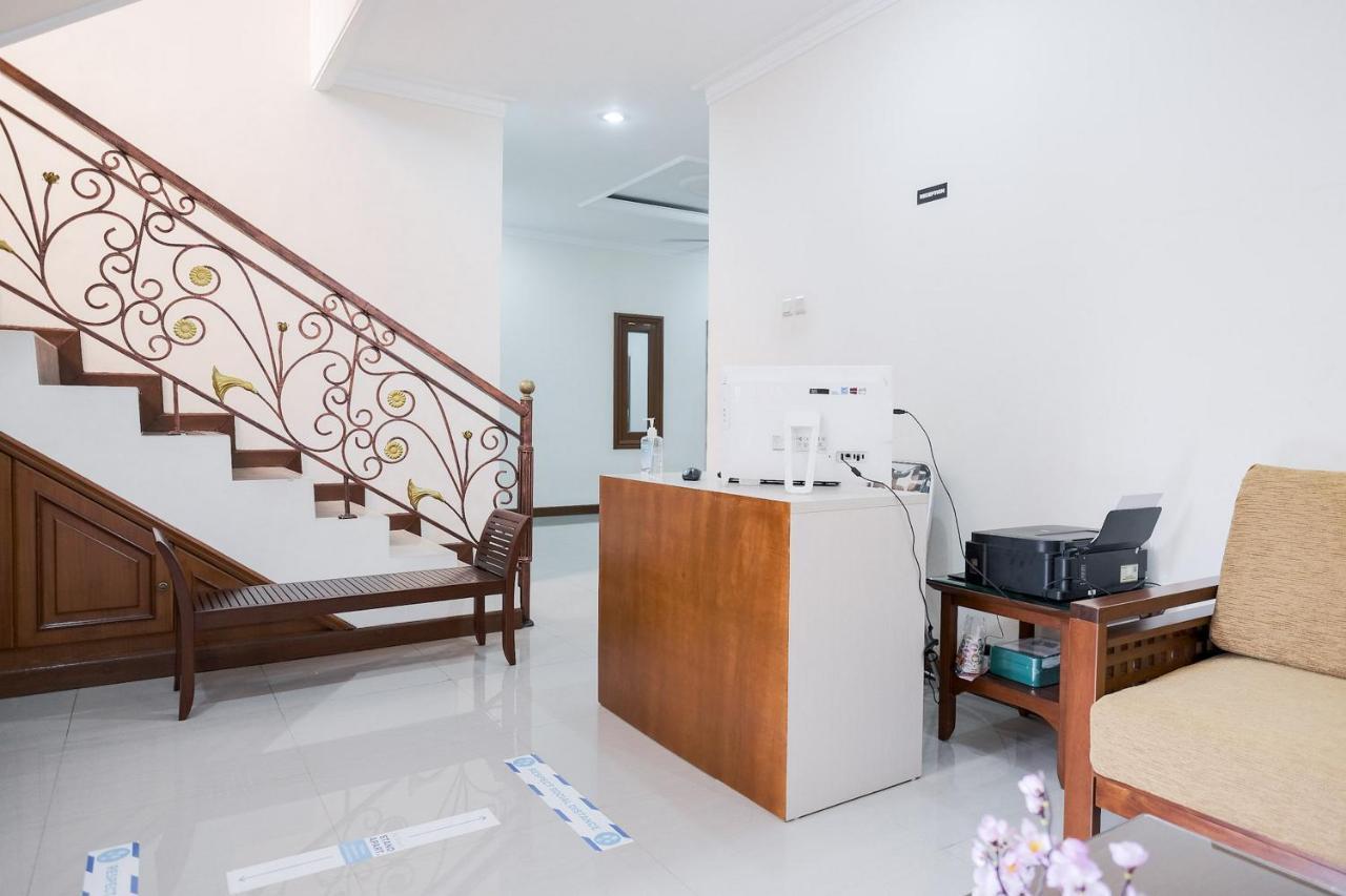 Delapan Mitra Reddoorz