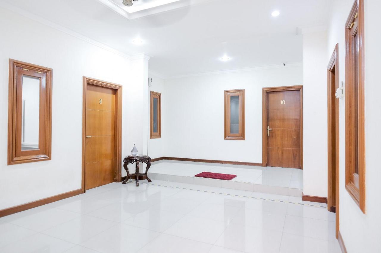 Delapan Mitra Reddoorz 2*