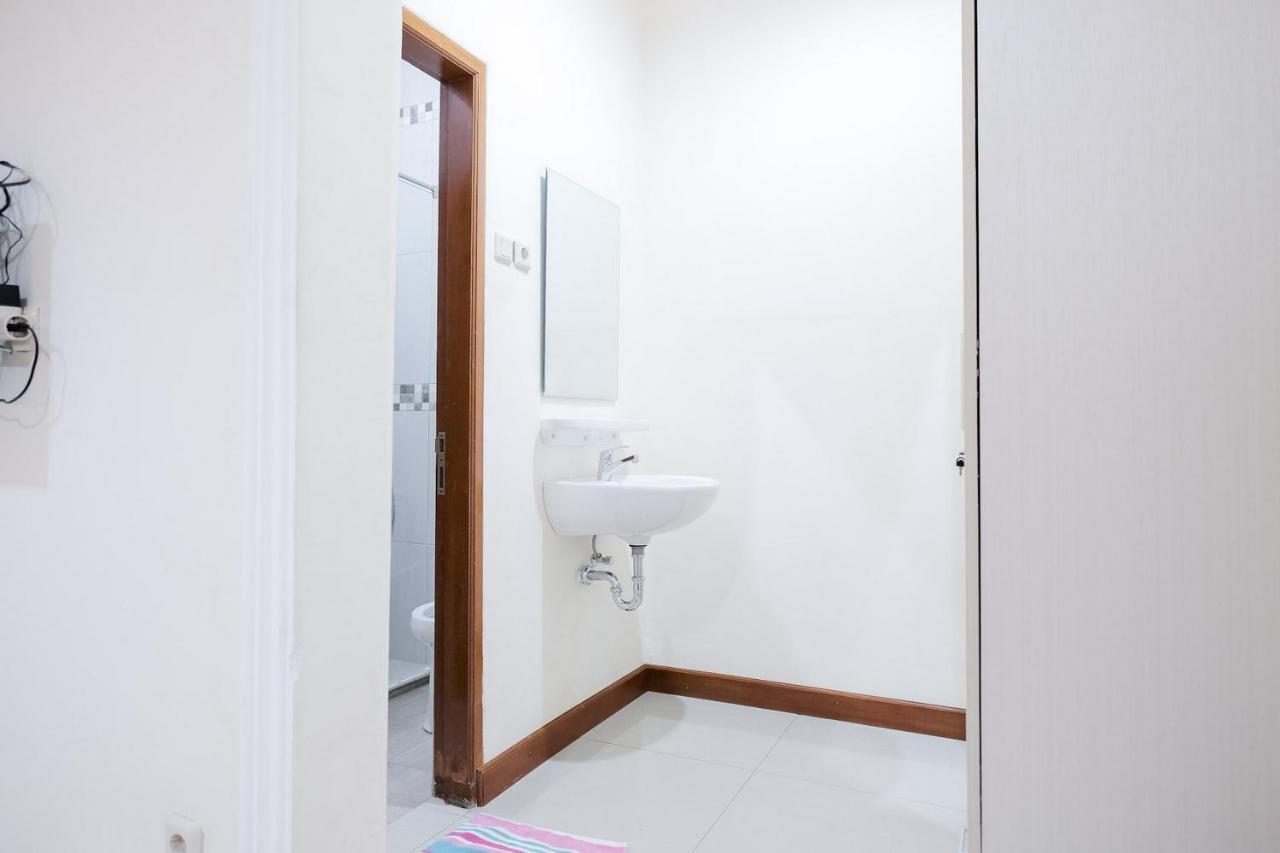 Delapan Mitra Reddoorz 2*