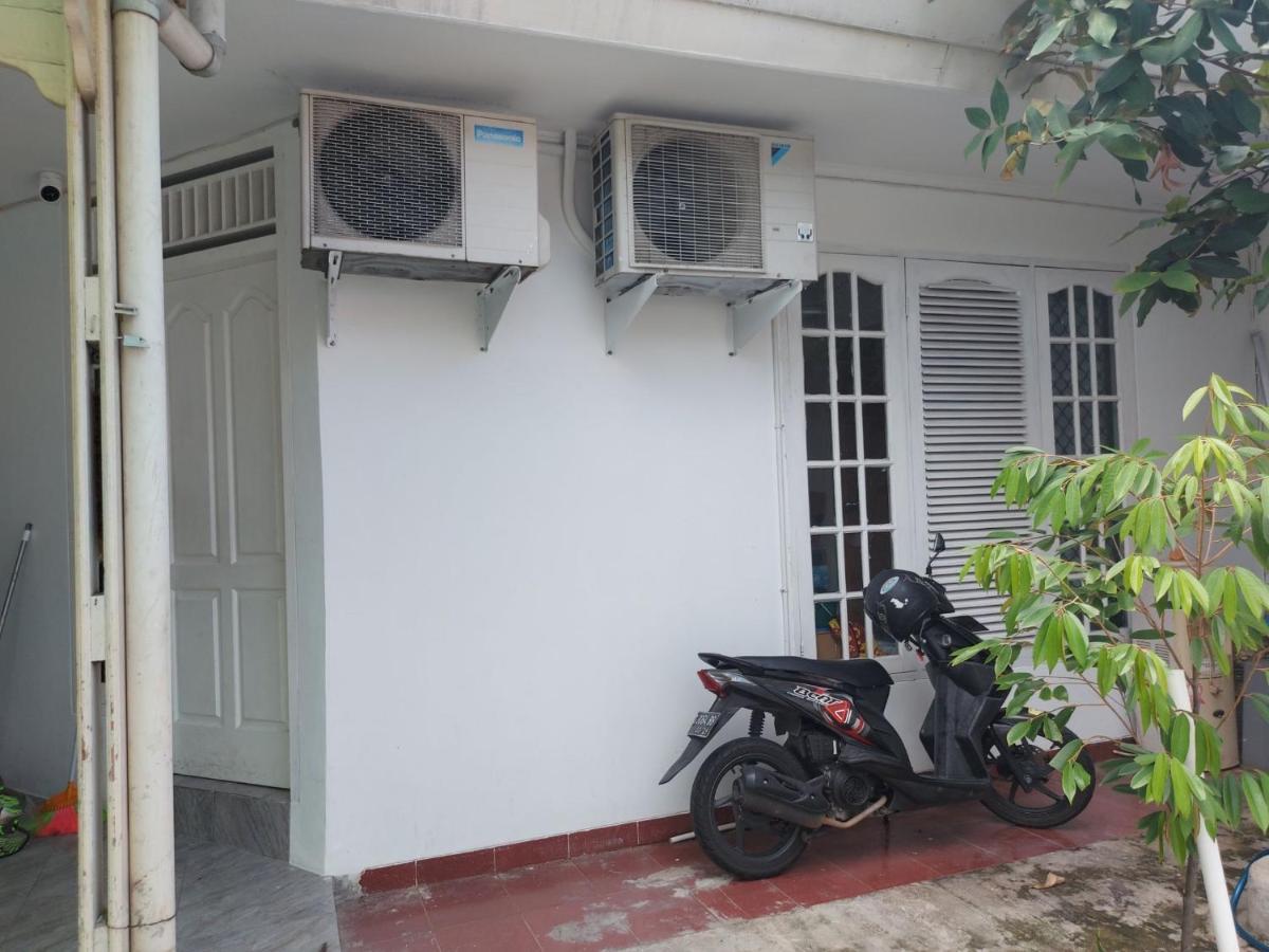 Eiffel Tarakan - Female Only 5* Jacarta