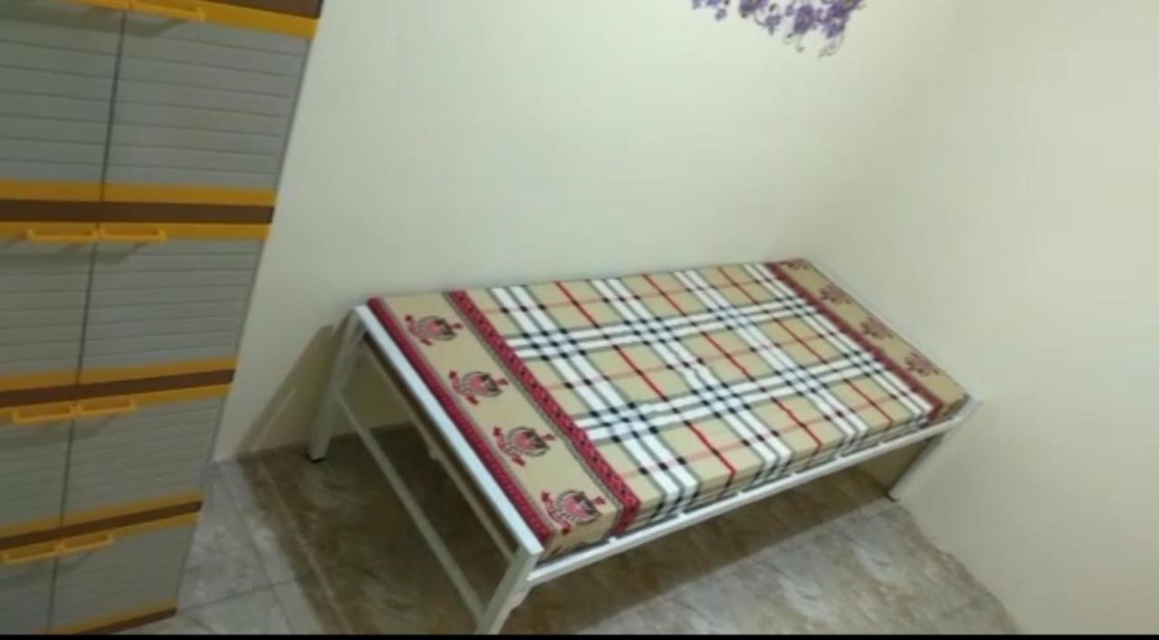 Eiffel Petojo - Female Only 2* Jakarta