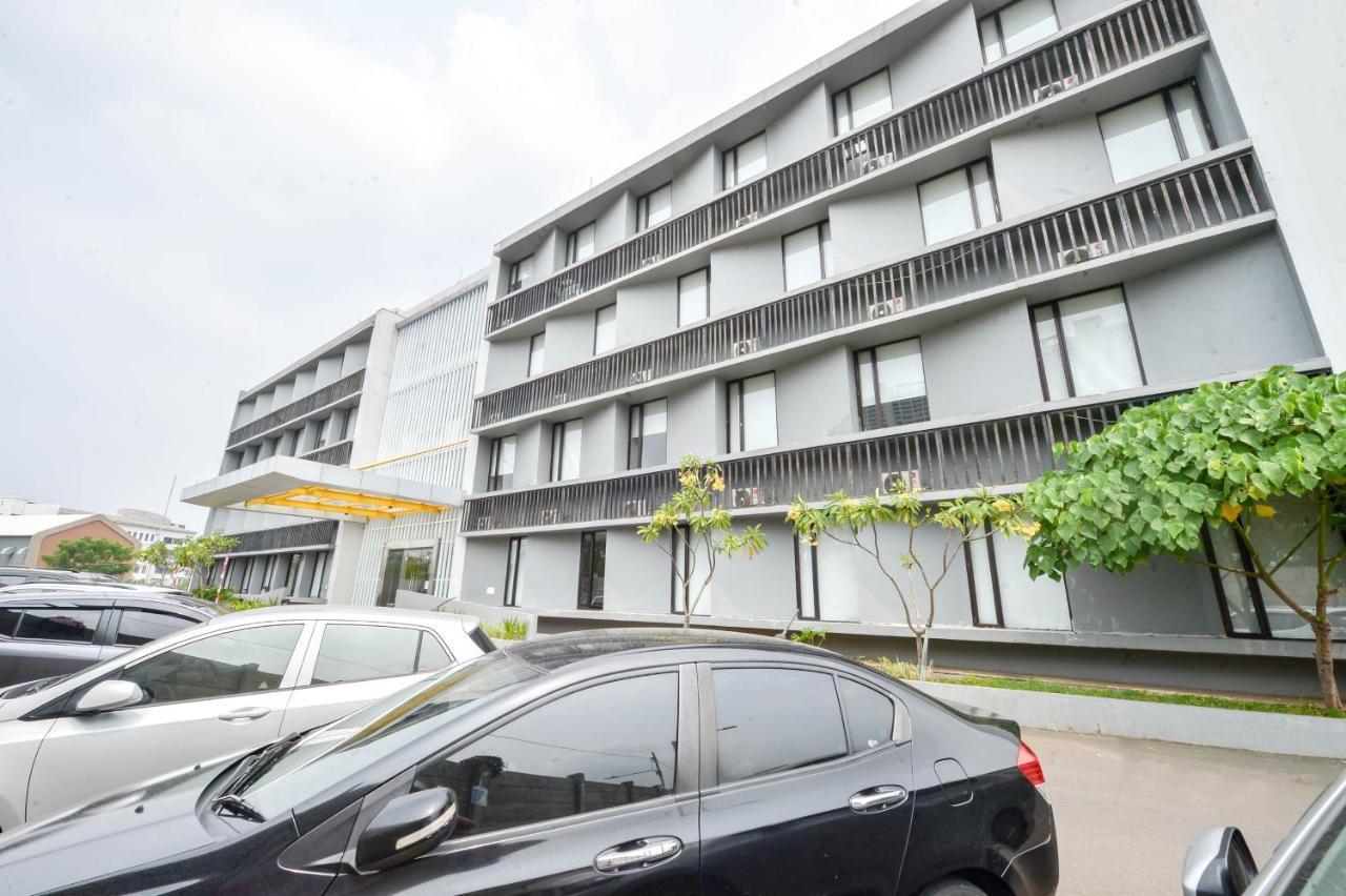 Hotel Urbanview Sleepzzz Equestrian Jakarta