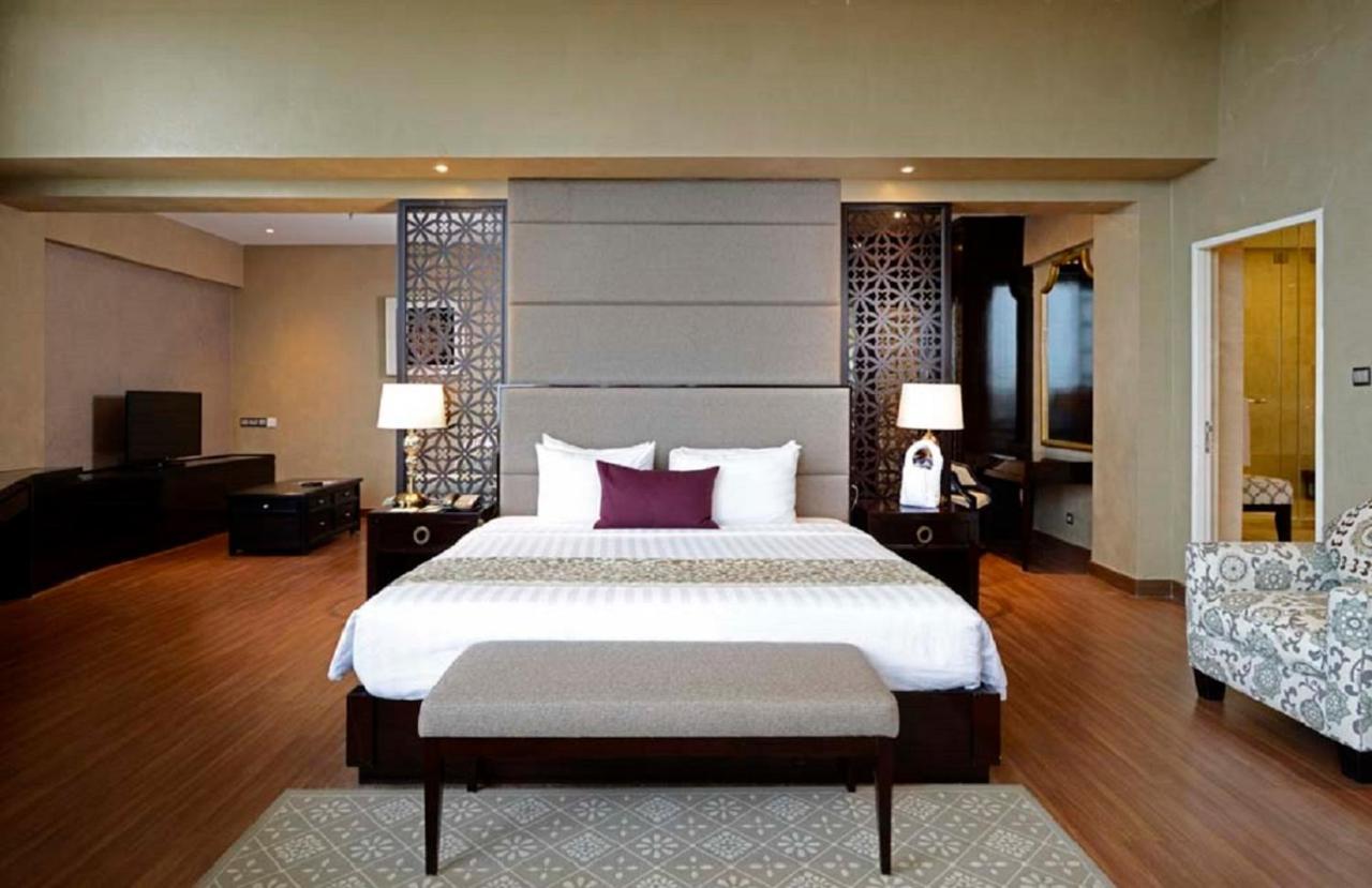 Hotel Discovery Ancol 4*