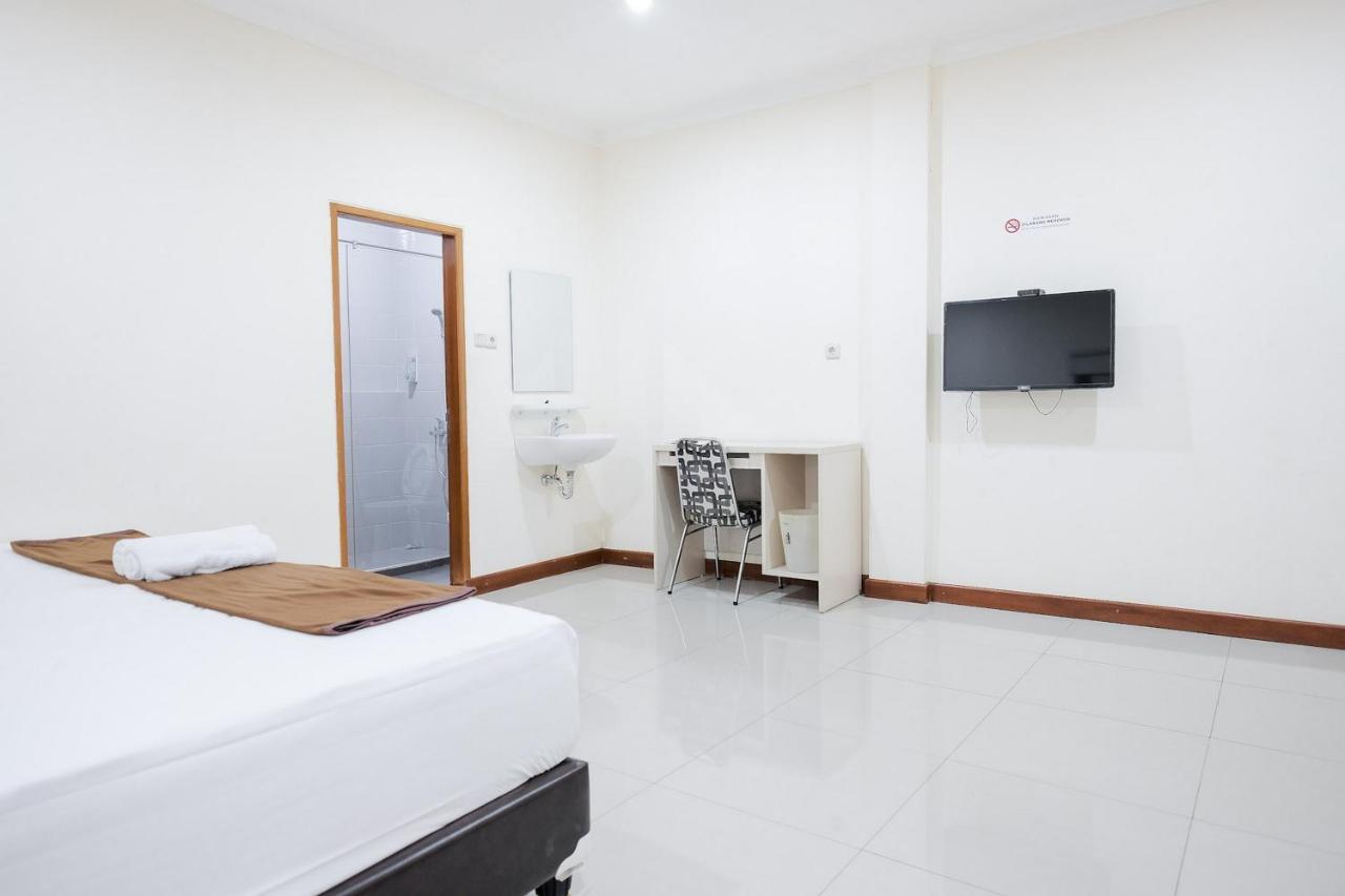Delapan Mitra Reddoorz Hotel Jakarta