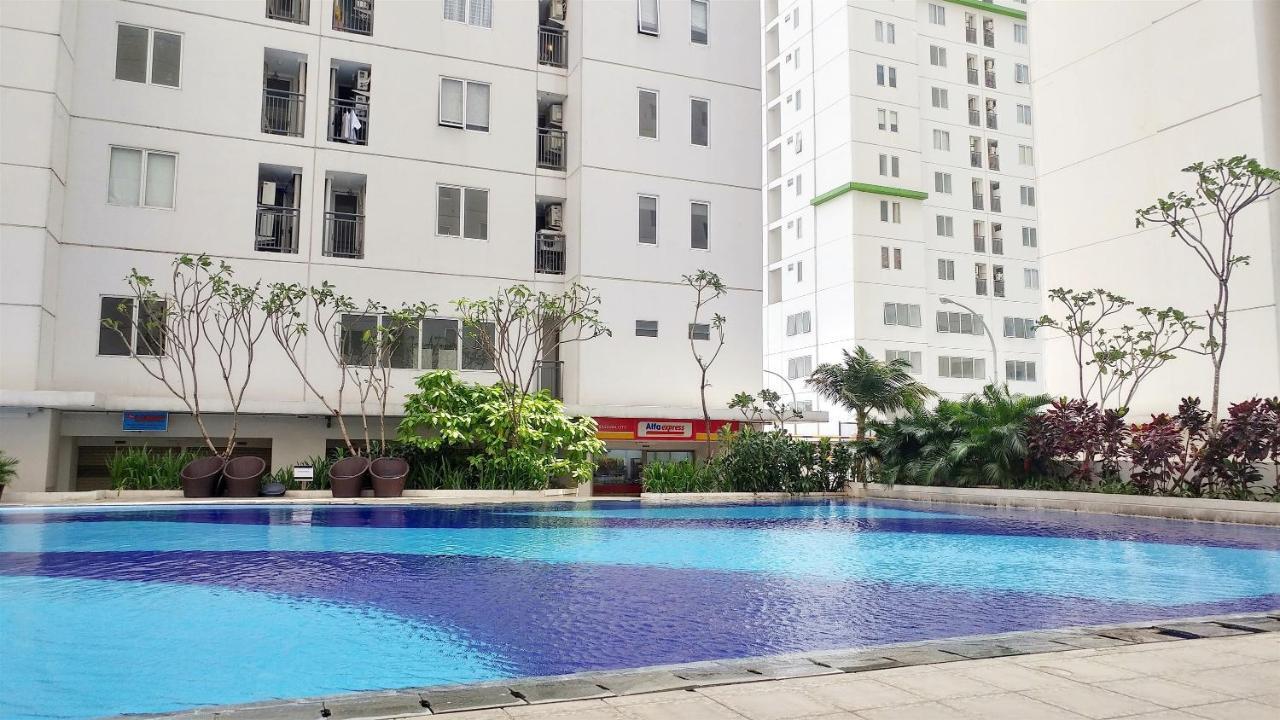 Apartment Comfort 2br Bassura Near Shopping Center By Travelio Jakarta