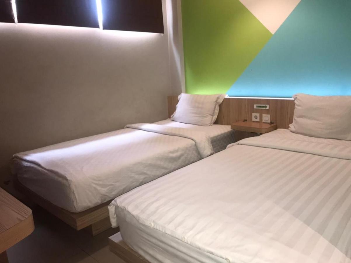 Apple * Jakarta