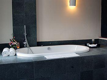 Hotel Ibis Styles Mangga Dua Square 3*