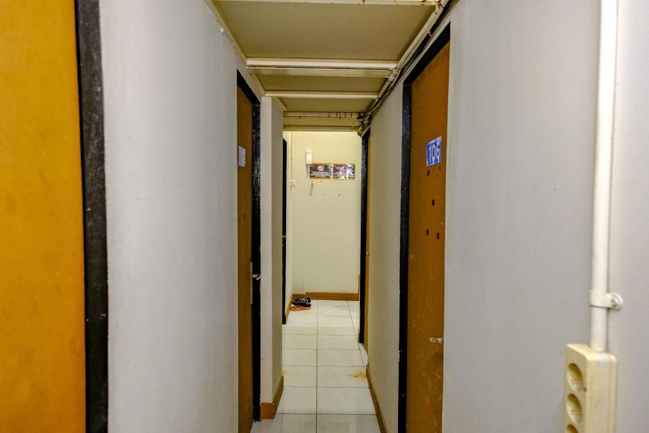 Hotel Cendrawasih Mitra Reddoorz Jakarta