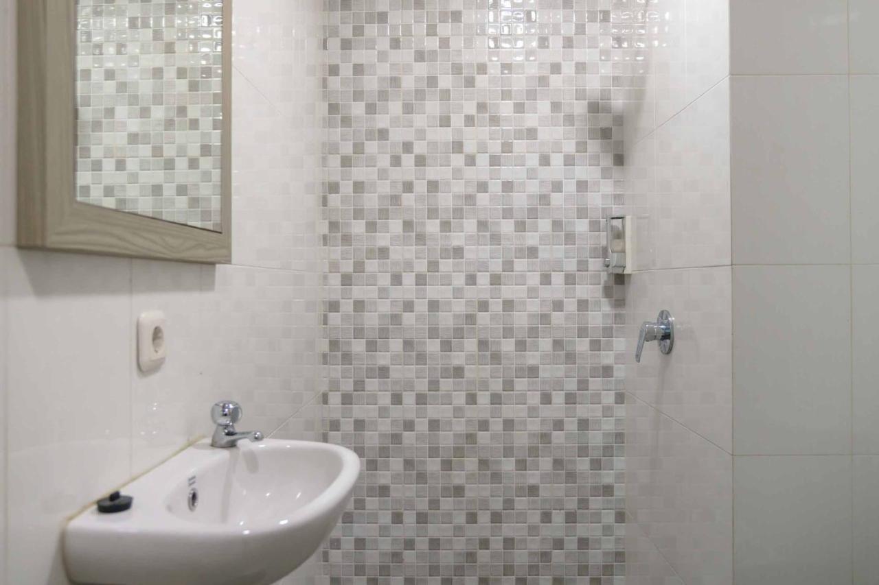 Hotel Reddoorz Plus @ Kemayoran 2