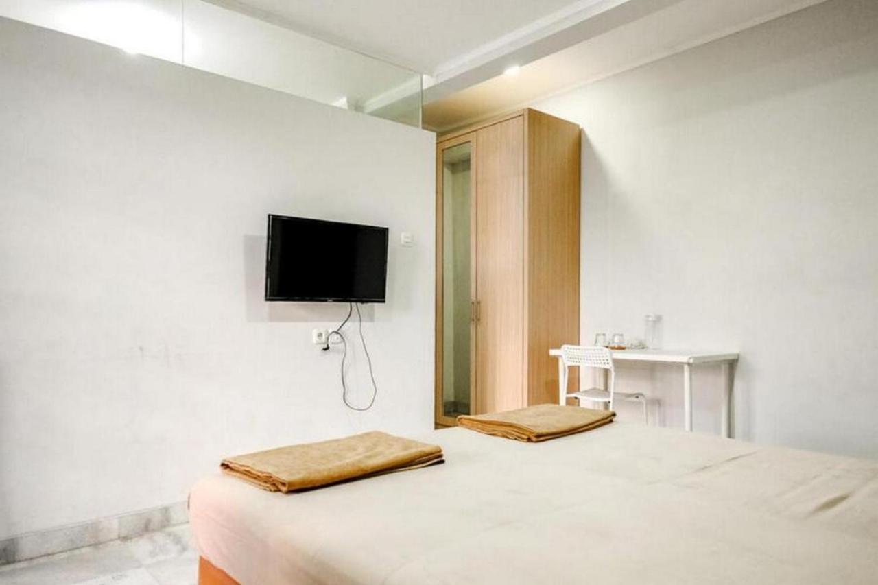 Tomang Homestay 2*