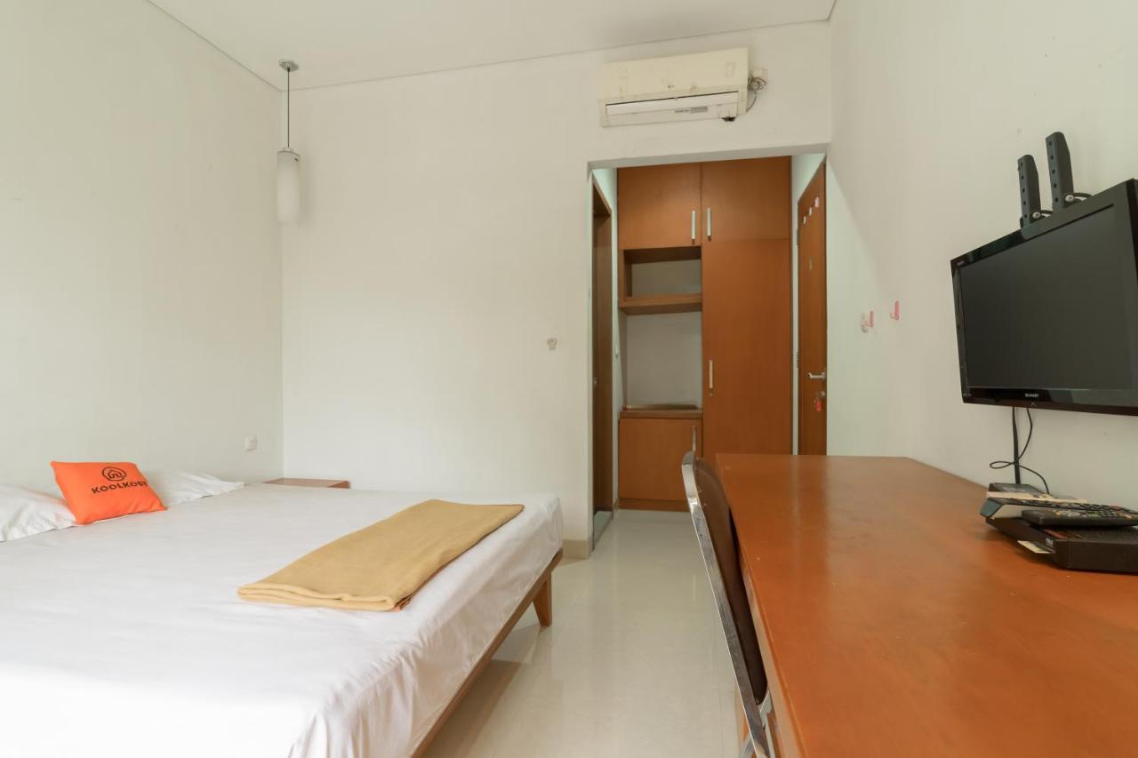 Koolkost Syariah Near Pejaten Village 2 Hotel 2*