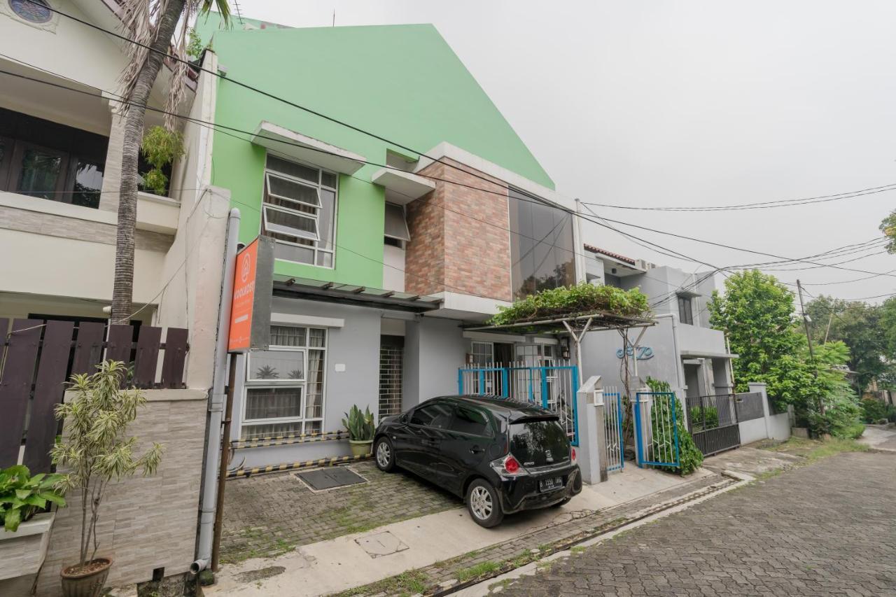 Hotel Koolkost Syariah Near Pejaten Village 2