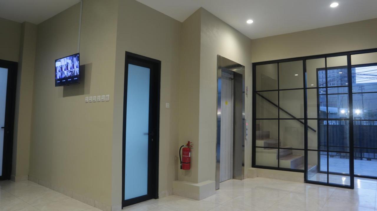 Djuragan Kamar Slipi Hostel *