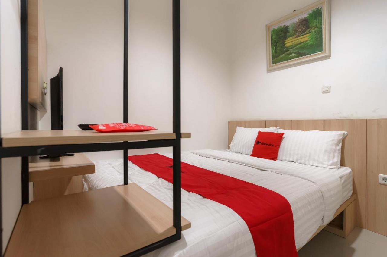 Reddoorz Near Seasons Mall 3 Hotel Jakarta