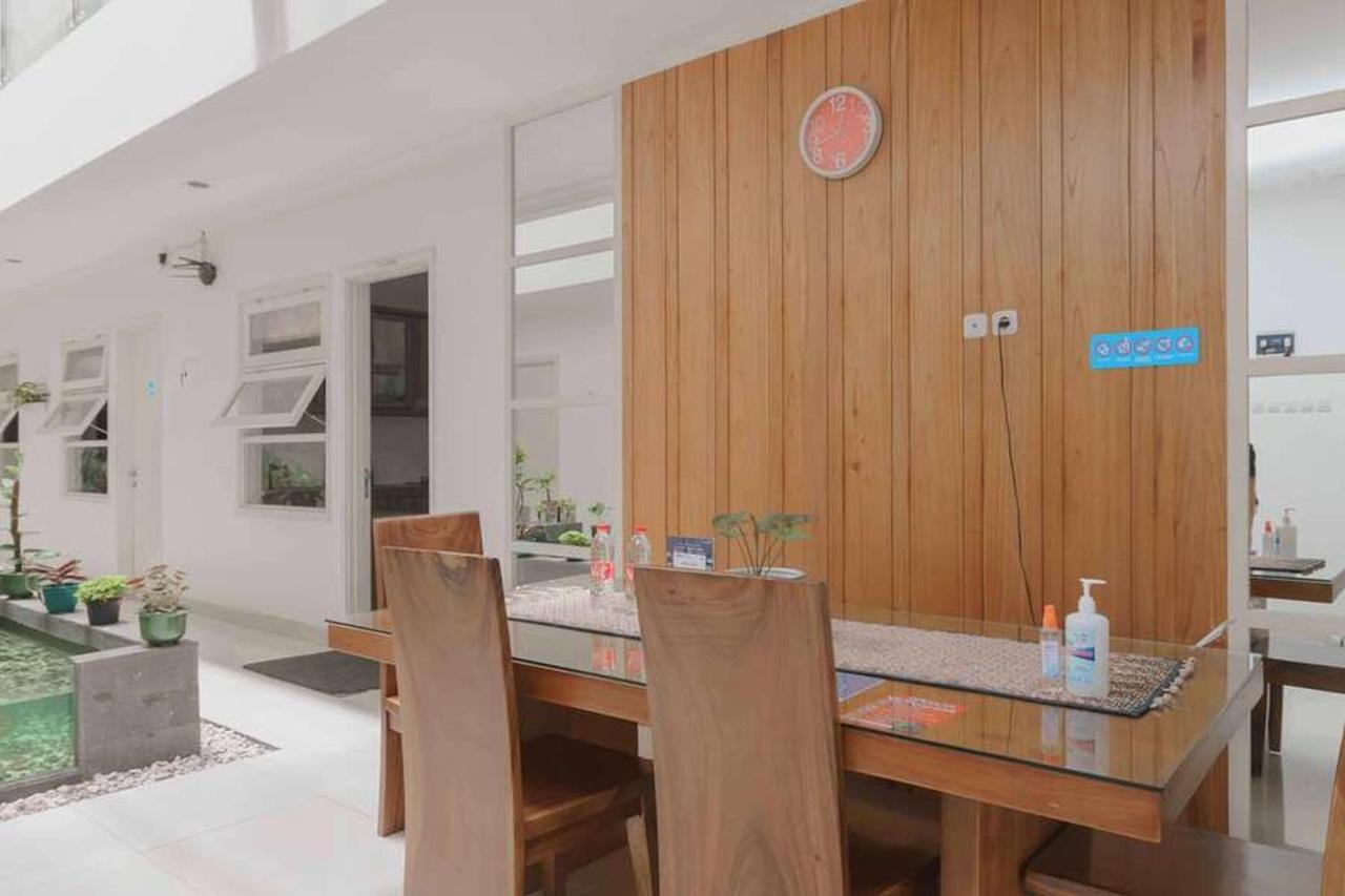 Kpbd Syariah Mitra Reddoorz 2* Jakarta