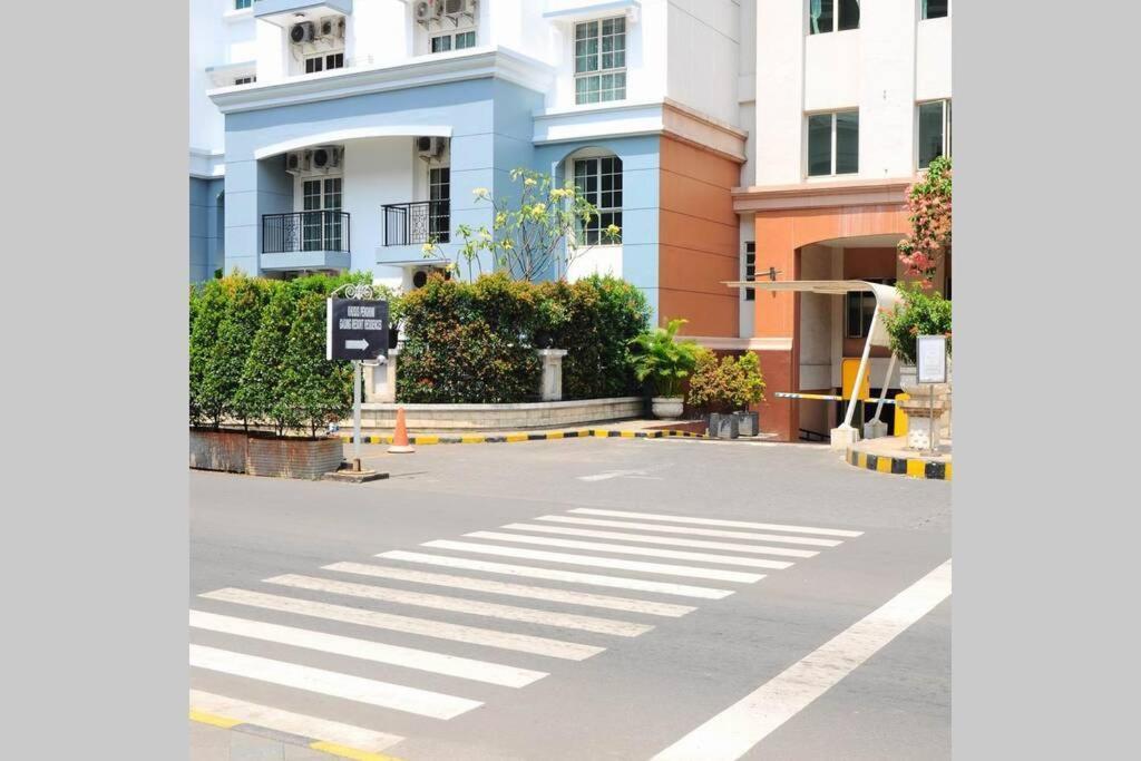Superblock 3 Bedroom 103sqm At Mall Apartment