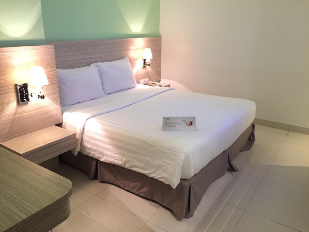 Whiz Prime Kelapa Gading 3* Jakarta