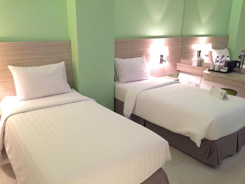 Whiz Prime Kelapa Gading Hotel